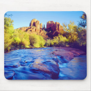 Mousepad Cathedral Rock refletida no Oak Creek, Arizona