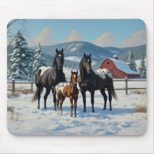 Mousepad Cavalos de Appaloosa Pretos numa Fazenda no invern