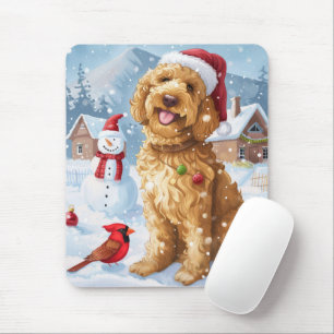 Mousepad Cena de Natal do Goldendoodle no País das Maravilh