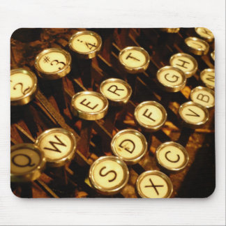Mousepad Chaves em um tipo escritor