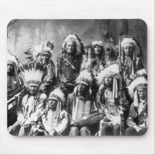 Mousepad Chefe da Nuvem Vermelha e Outros Chefes, 1899