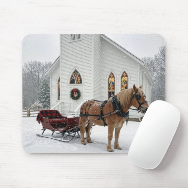 Mousepad Christmas Horse-Drawn Sleigh Waiting By a Chapel (Com mouse)