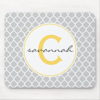 Mousepad Cinza e Monograma de Quatrefoil Amarelo