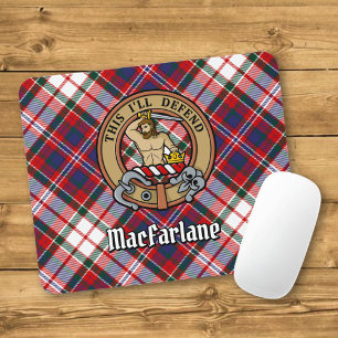 Mousepad Clan MacFarlane Crest sobre o vestido Tartan