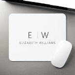 Mousepad Clássico Elegante Moderno Monograma<br><div class="desc">Atualize o seu espaço de trabalho com o nosso Classic Elegant Modern Minimalist Mouse Pad. Este sofisticado mouse pad casado perfeitamente a elegância do eterno com o minimalismo contemporâneo, adicionando um toque de refinamento à sua mesa. Feito com atenção meticulosa aos detalhes, este mouse pad é mais do que um...</div>