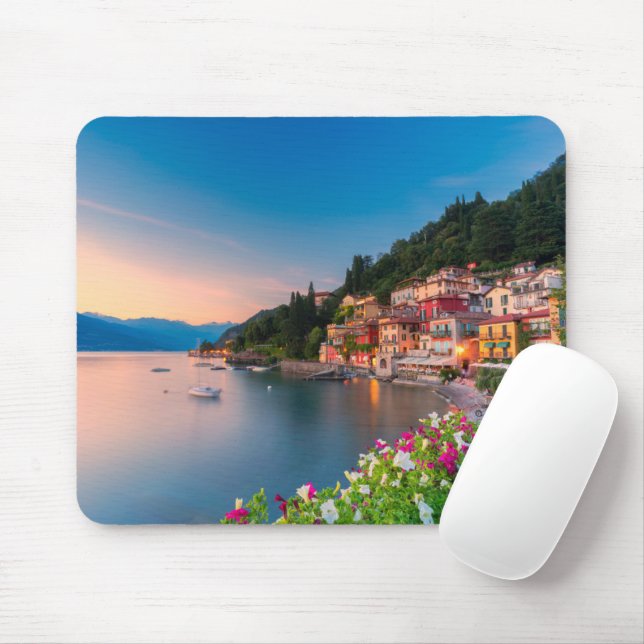Mousepad Coastline | Varena, Lombardia, Itália (Com mouse)