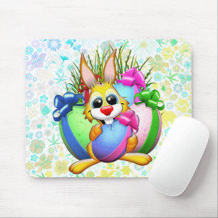 Mousepad Coelho engraçado mordendo um ovo de Páscoa