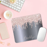 Mousepad Colírios rosa com pincel de prata<br><div class="desc">Uma almofada de rato elegante, giro e vírgula. Um fundo de prata negro. Decorado com pingos cor-de-rosa pincelados, aparência de pingar tinta. Um pouco de luxo e belejo do dia a dia. Personalize e adicione seu nome. O nome é escrito com um moderno estilo escrito à mão. Letras rosa douradas....</div>