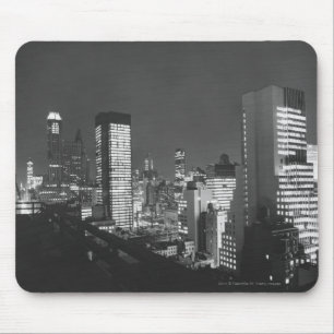 Mousepad Construções da cidade na noite B&W, vista elevad