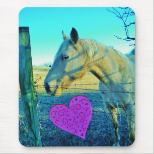 Mousepad Coração Rosa e Cavalo Amarelo