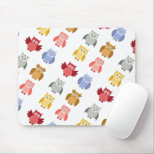 Mousepad Coruja de animais de madeira em um moderno de cort