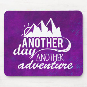 Mousepad Cotação Aventura - Montanhas em Segundo Plano Roxo