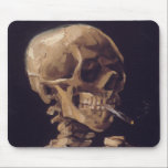 Mousepad Crânio com um cigarro ardente - Vincent van Gogh<br><div class="desc">Esta é uma pintura a óleo por Vincent van Gogh intitulou o "crânio com um cigarro ardente".</div>