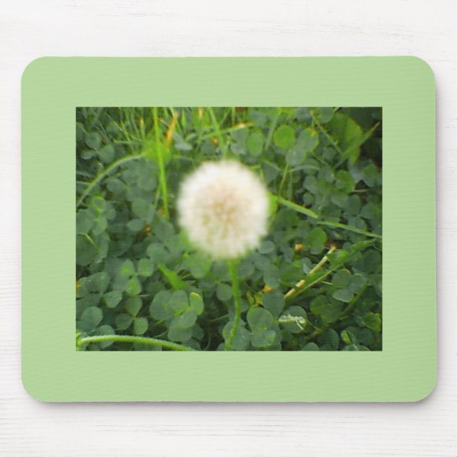 Mousepad Dandelion Nestled in Green Clover (Frente)