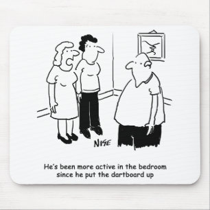 Mousepad Dartboard no quarto. Cartoon Engraçado