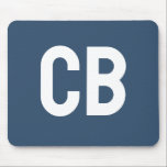 Mousepad de Monograma Azul Graves de Tendência<br><div class="desc">Apresentando a cor da tendência: Azul grave. Mousepad moderno e elegante com monograma personalizável de duas letras em uma fonte minimalista. Seu design simples e limpo em uma cor sólida oferece um apelo intemporal e clássico. Explore nossas cores de tendência para mais produtos da mesma cor ou descubra outras matizes...</div>
