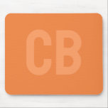 Mousepad de Tangerina sem Cor de Tendência<br><div class="desc">Apresentando a cor da primavera da tendência: Tangerina fresca. Mousepad moderno e na moda com monograma personalizável de duas letras em uma fonte minimalista. Seu design simples e limpo em uma cor sólida oferece um eterno e um apelo clássico. Explore nossas cores de tendência de primavera para mais produtos da...</div>