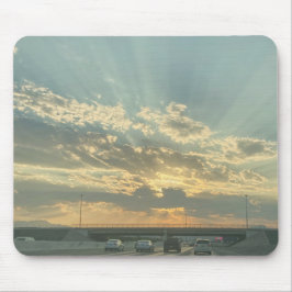 Mousepad Dirigindo em Direção à Luz