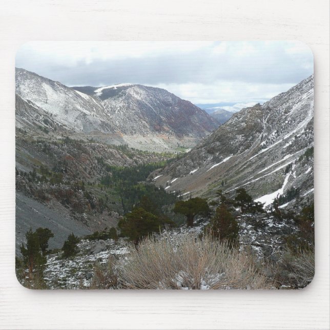 Mousepad Dirigindo pelas montanhas Snowy Sierra Nevada (Frente)