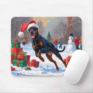 Mousepad Doberman Correndo na Neve com Chapéu de Natal