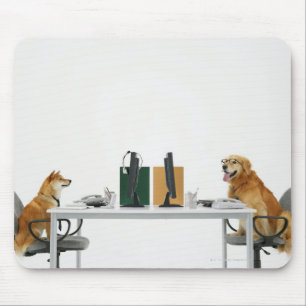 Mousepad Dois cães que vestem o laço e os vidros,