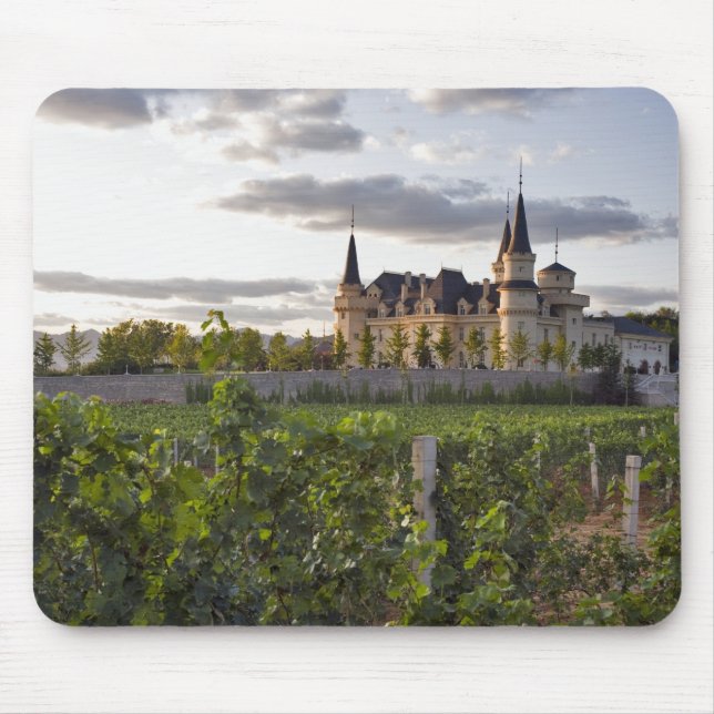Mousepad Edifício da vinícola visto da vinha em (Frente)