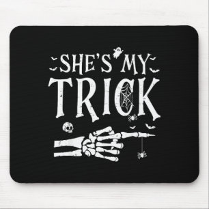 Mousepad Ela é Minha Mão de Esqueleto de Truque para Fantas