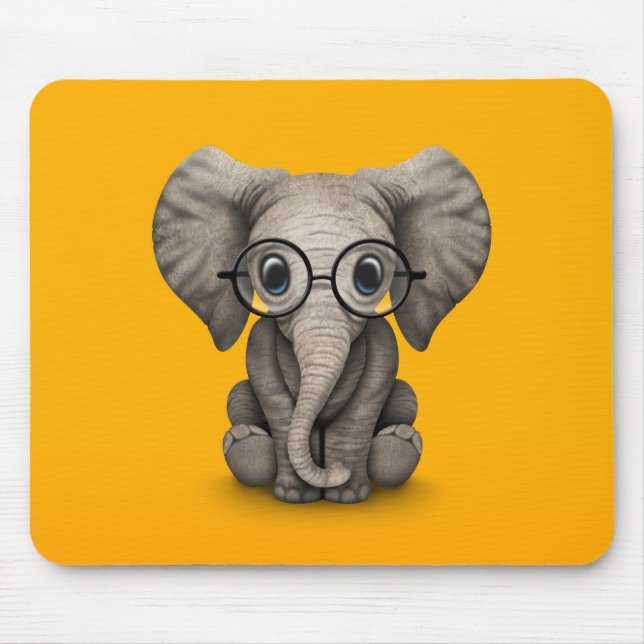 Mousepad Elefante bonito do bebê com amarelo dos vidros de (Frente)