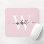 Mousepad Elegante Rosa Corado Feminino Nome Monograma Scrip<br><div class="desc">Elegante Rosa Bege Minimalista Simples Feminino Monograma Inicial Nome Assinatura Script Personalizado mousepad. Este simples design minimalista de cor lisa apresenta seu primeiro nome em uma linda tipografia de letra manuscrita com cauda (ou caligrafia), monograma inicial em branco e preto sobre um fundo rosa bege. Estes são fáceis de personalizar....</div>