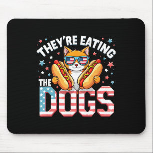 Mousepad Eles Estão Comendo Os Cachorros Os Gatos Os Animai