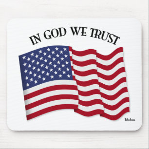 Mousepad Em Deus Confiamos com a bandeira dos EUA