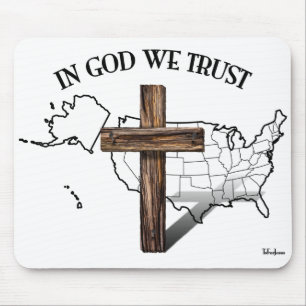 Mousepad Em Deus Confiamos com cruz robusta e contorno dos