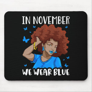 Mousepad Em novembro, usamos uma mulher negra azul com diab