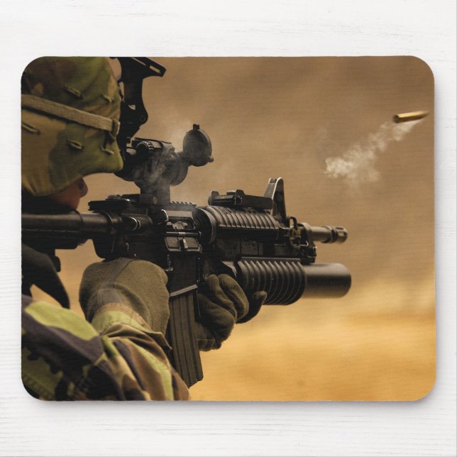 Mousepad Encaixotamento de Shell ateado fogo de um rifle (Frente)