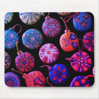 Mousepad Enfeites de Cerâmica Feitos à Mão em um Computador