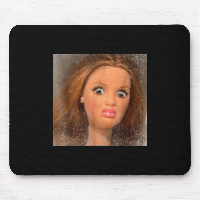 Mousepad Engraçado Boneca Cara-de-Cara (Frente)