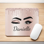 Mousepad Escamudo Cor-de-rosa brilhante Eyelashes Monograma<br><div class="desc">Rosa Dourado - Dissipadores De Estirpe Metálicos Com Folha Cor-de-Rosa Escamoteada, Nome do Monograma de Metal Bruto e Alças Iniciais (Pisos), Extensões de Eliça e Pilha Rosa Escamoteada (Pad do Mouse). O design faz o doce e perfeito aniversário de 16 anos, casamento, chá de panela, aniversário, chá de fraldas ou...</div>