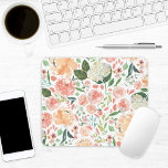 Mousepad Escritório Floral de primavera Blush e Peach Water<br><div class="desc">Flores de aquarelas frescas,  com rosas,  peonias e híbridos em pêssego,  cor-de-rosa esbranquiçada e verde-sábio.</div>
