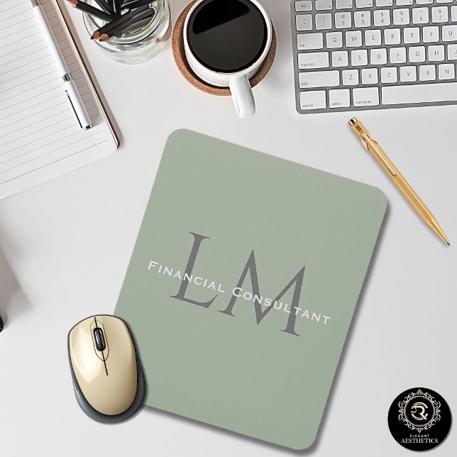 Mousepad Espaço de Trabalho Minimalista Orgânico Verde Terr (Classic Sage Green Monogram Workspace Accent Mouse Pad)