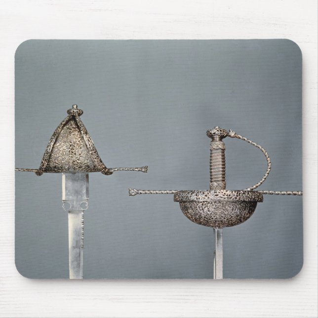 Mousepad Espadas: rapier do copo-hilted do aço cinzelado (Frente)