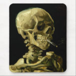 Mousepad Esqueleto de Fumagem de Van Gogh<br><div class="desc">Mouse Pad com a pintura a óleo de Vincent van Gogh Skull de um Esqueleto com Cigarro em chamas (1885-86). Um presente excelente para fãs do Poste-impressionismo e da arte holandesa!</div>