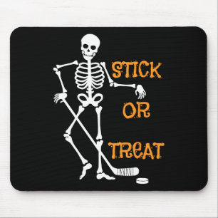 Mousepad Esqueleto de hóquei no gelo Stick Or Treat no Hall