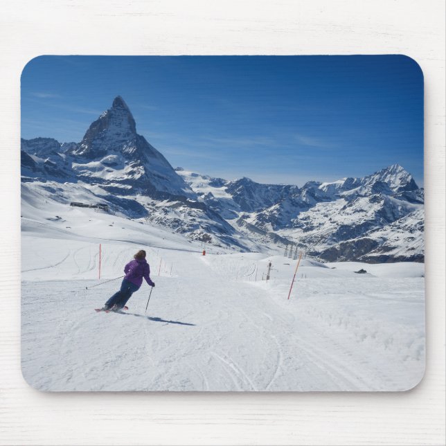Mousepad Esquiando com Mt. Matterhorn em Zermatt, suiça (Frente)