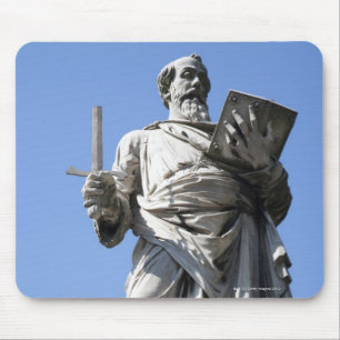Mousepad Esta estátua de Saint Paul está no local direito