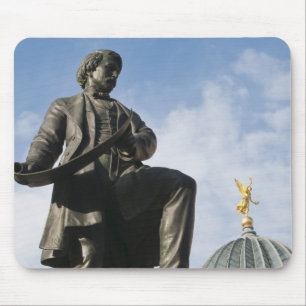 Mousepad Estátua com cúpula de vidro no edifício Kunstverei