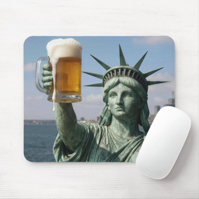 Mousepad Estátua da Liberdade Segurando uma Caneca de Cerve (Com mouse)