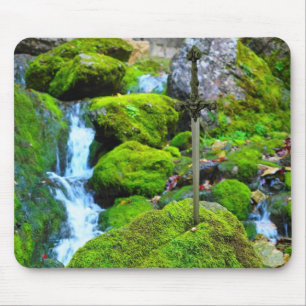 Mousepad Excalibur, espada na pedra