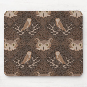 Mousepad Farão e Hoot Owen sobre um padrão de marrom