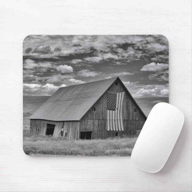 Mousepad Fazendas | Cena BW American Flag Barn (Com mouse)