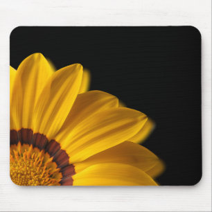 Mousepad Flor amarela sobre fundo preto
